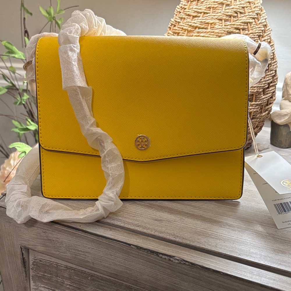 Tory Burch Robinson Floral Interior Convertible Shoulder Bag Lemon Drop. NWT